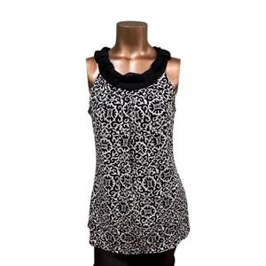 White House Black Market Sleeveless Blk/Wht Print Top with Decorative Neck, Sz S